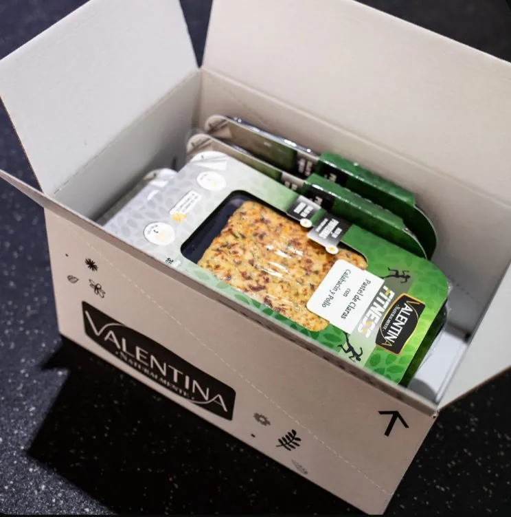 Caja de envío con platos preparados